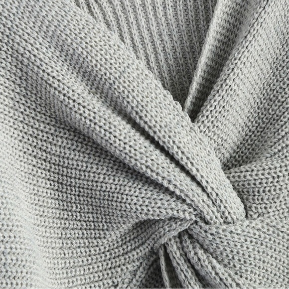 Zaful Grey V-Neck Twisted Back Sweater - Picture 5 of 11